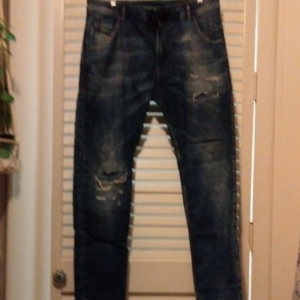 Men's Relaxed Fit Distressed Denim Jeans